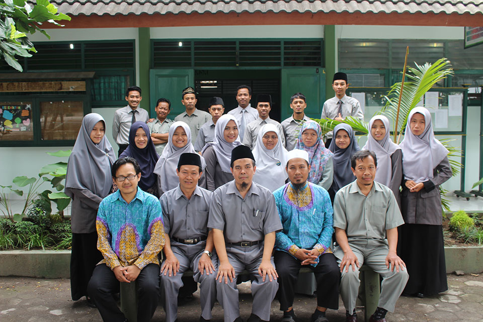 Foto Bersama Penarikan Mahasiswa PPL II Bersama Dosen Prodi PAI, Dr. Supriyanto Pasir, M.Ag. dan Supriyanto Abdi, S.Ag., M.C.E.A.