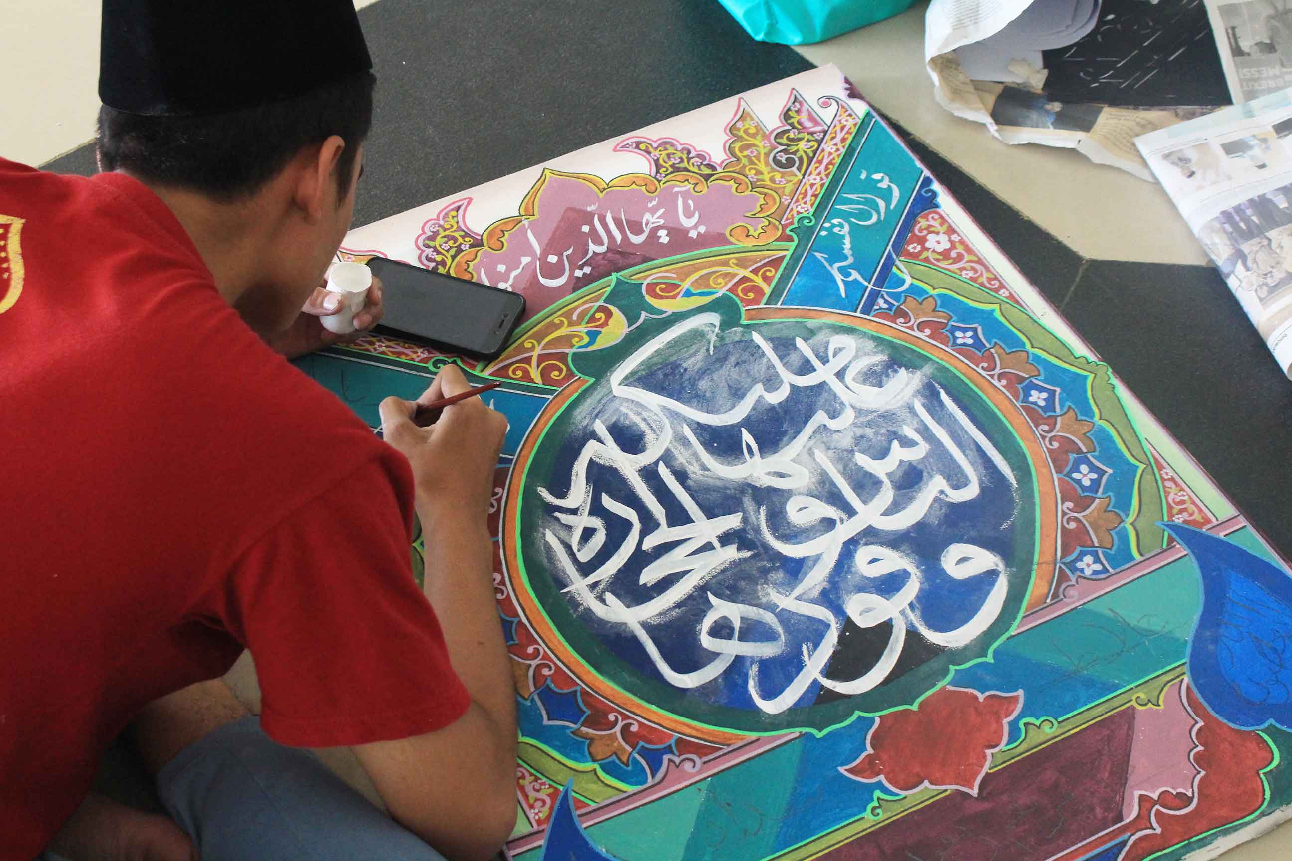 Peserta FPAI Nasional 2018 Cabang Kaligrafi memulai melukis diatas kain kanvas (ZZ)